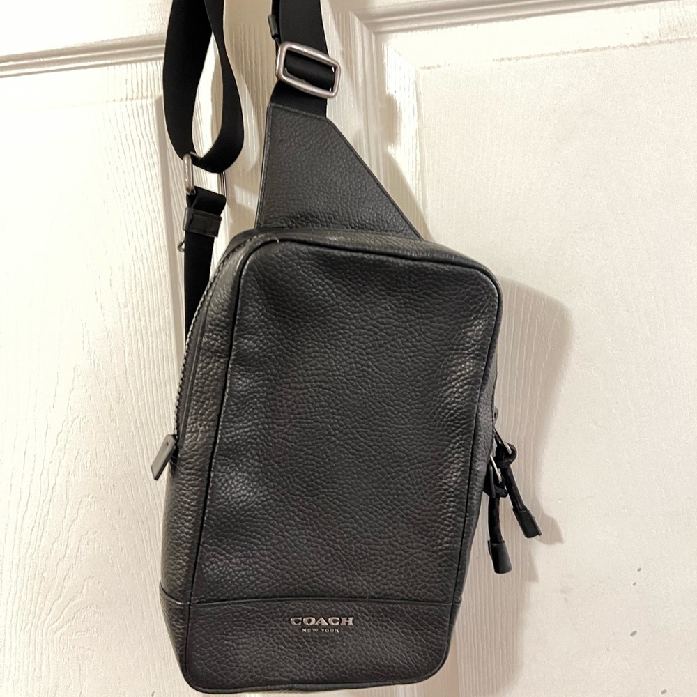 COACH men’s bag.